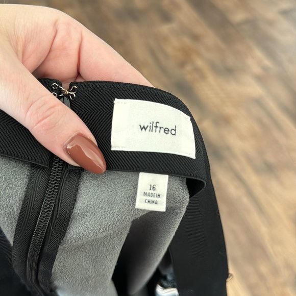 Aritizia Wilfred Faux Leather Black skirt - Picture 4 of 4